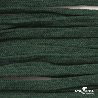 Шнур плетеный d-8 мм плоский, 70% хлопок 30% полиэстер, уп.85+/-1 м, цв.1016-т.зеленый - купить в Петропавловске-Камчатском. Цена: 742.50 руб.